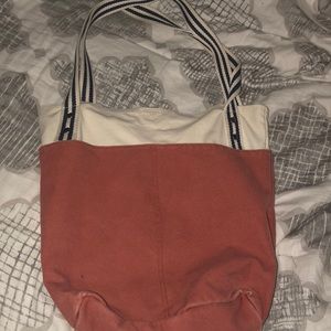 AEO tote